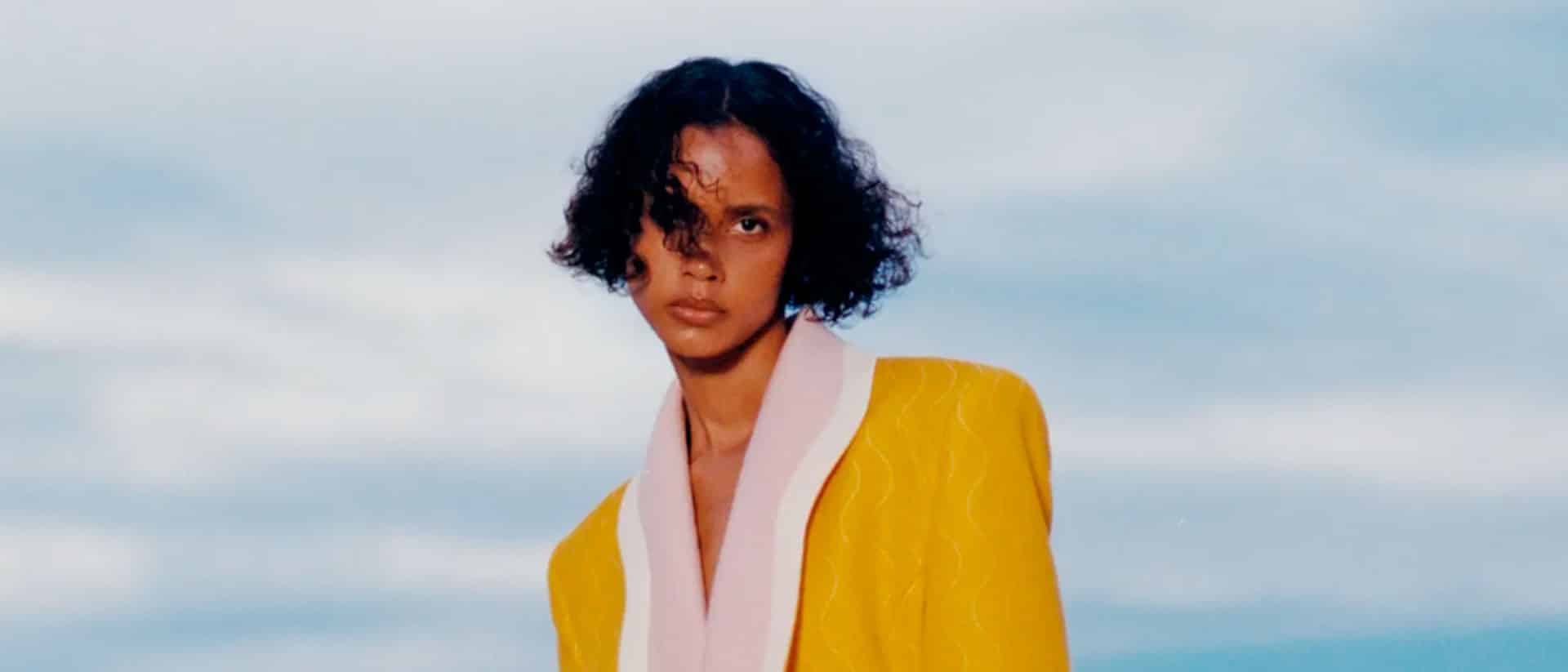 5 consejos infalibles para cuidar tus rizos en verano